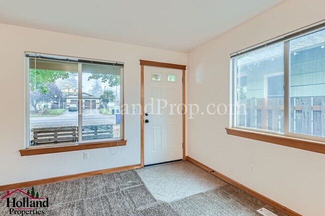 Foto del edificio - Woodstock 6543-6547 - Albrecht O'Neil
