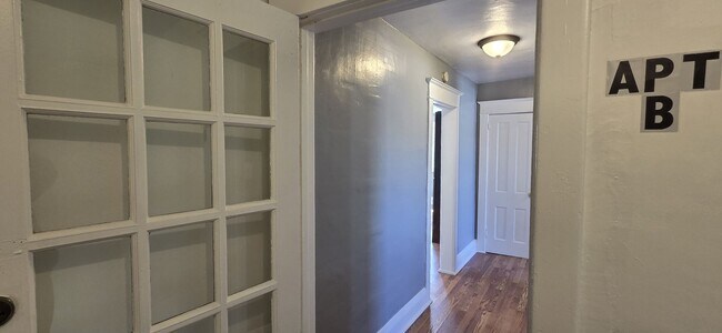 Foto del edificio - Upper Level One Bedroom Condo in Cadillac