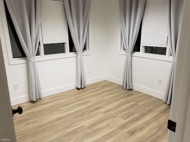 Building Photo - 102 N 3rd St