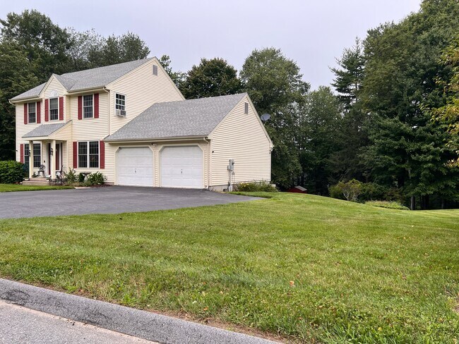 Building Photo - 140 Tall Tree Ln