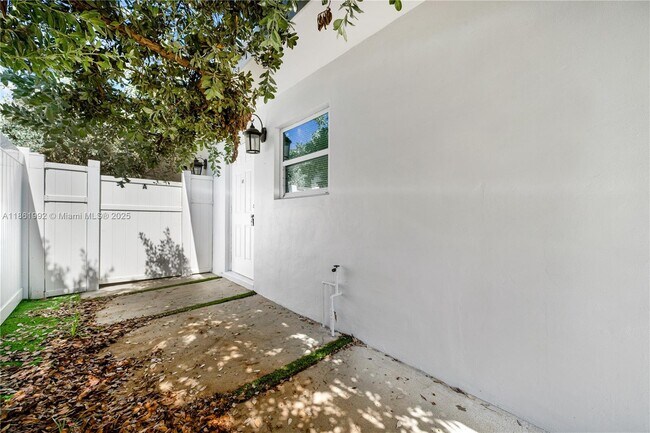 Foto del edificio - 1041 NE 9th Ave