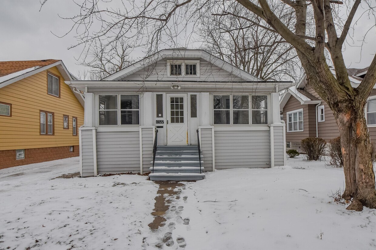 Primary Photo - 6922 Jackson Ave