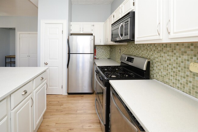 Building Photo - 422 Hudson St