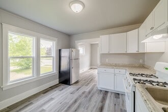 Building Photo - 238 S Park Ave
