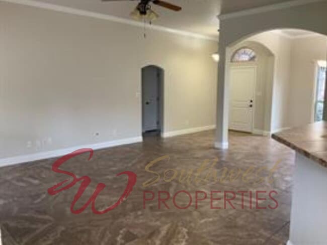 Building Photo - Beautiful 3 Bed / 2 Bath Home in Golf Course Community