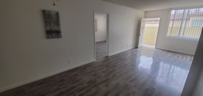 Building Photo - 1967 18th St