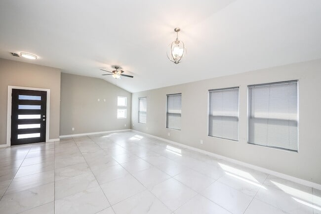 Building Photo - 7106 EL MESON DR