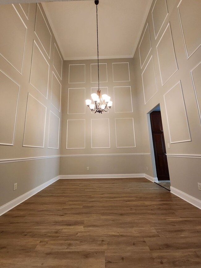 Building Photo - BEAUTIFUL TOWNHOUSE AT TOSCANA!