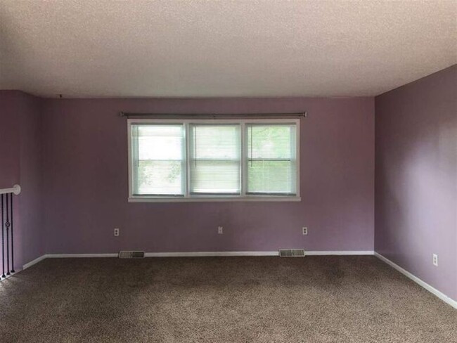 Foto del edificio - 1300 Frontier Ln