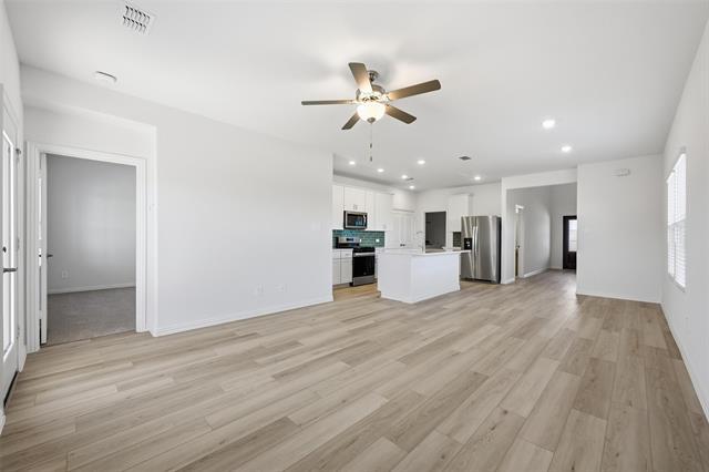 Building Photo - 701 Leavenworth Dr