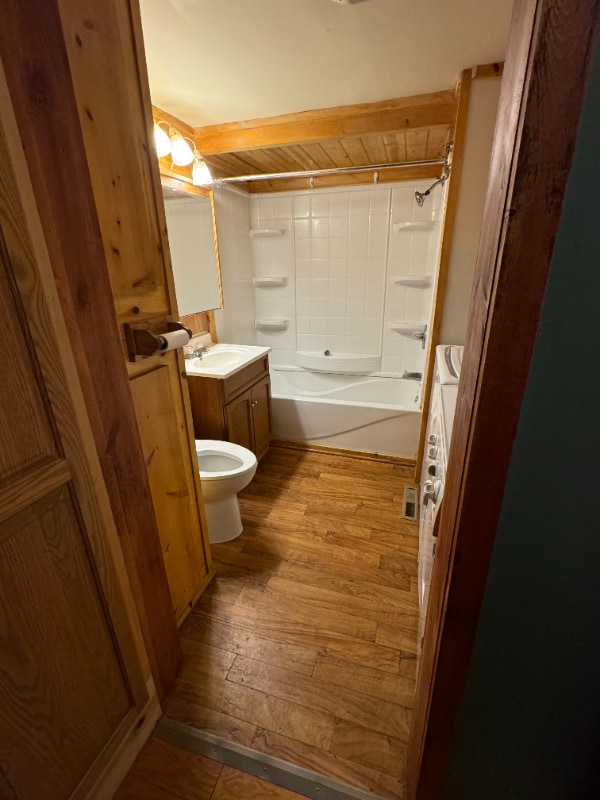 Building Photo - 959 W 2nd St