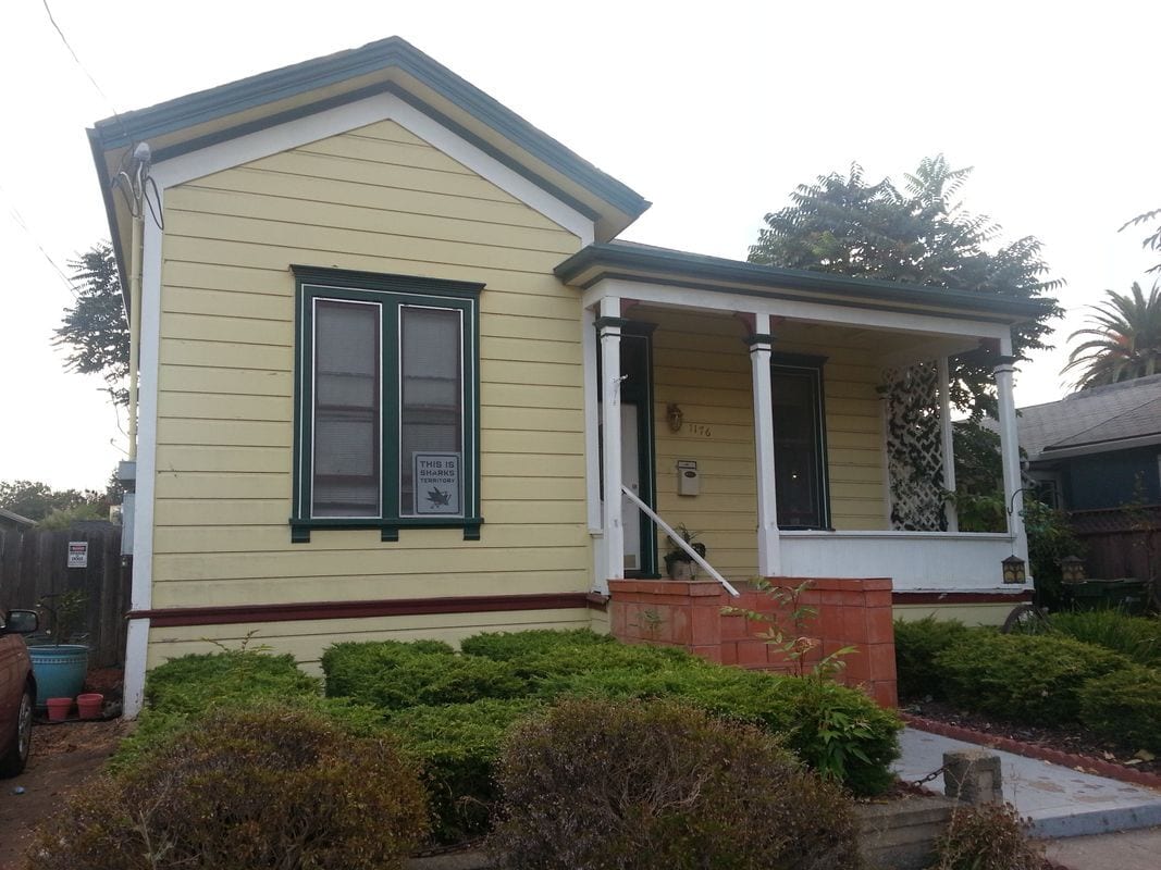 Primary Photo - 1176 Main St