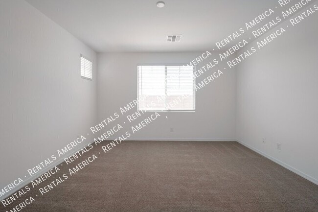 Foto del edificio - 23015 E Starflower Dr