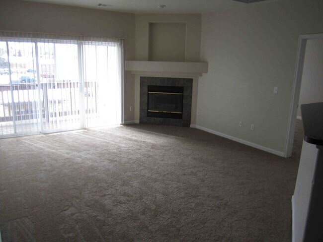Building Photo - 7415 S Alkire St