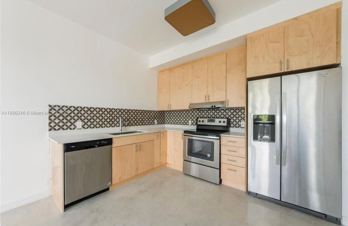 Foto principal - 761 NW 1st St