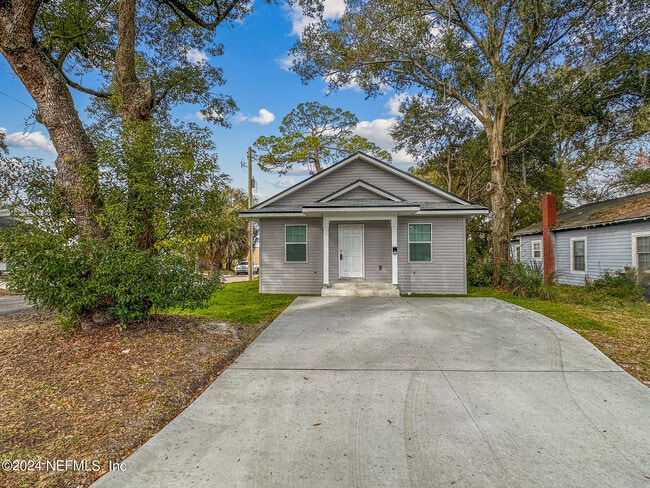 Building Photo - 2220 Flesher Ave