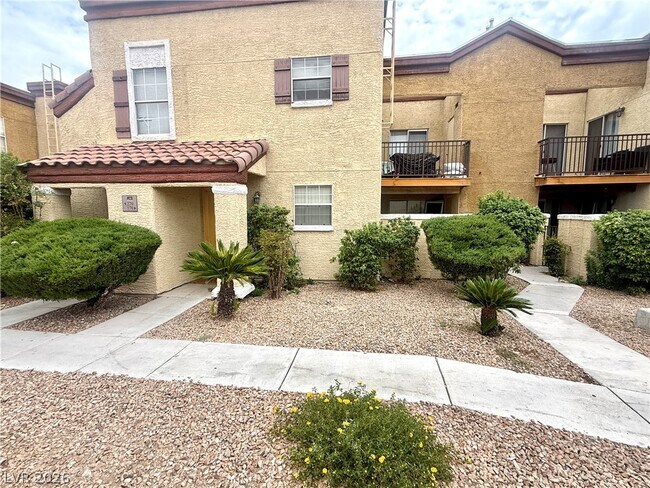 Building Photo - 2801 N Rainbow Blvd