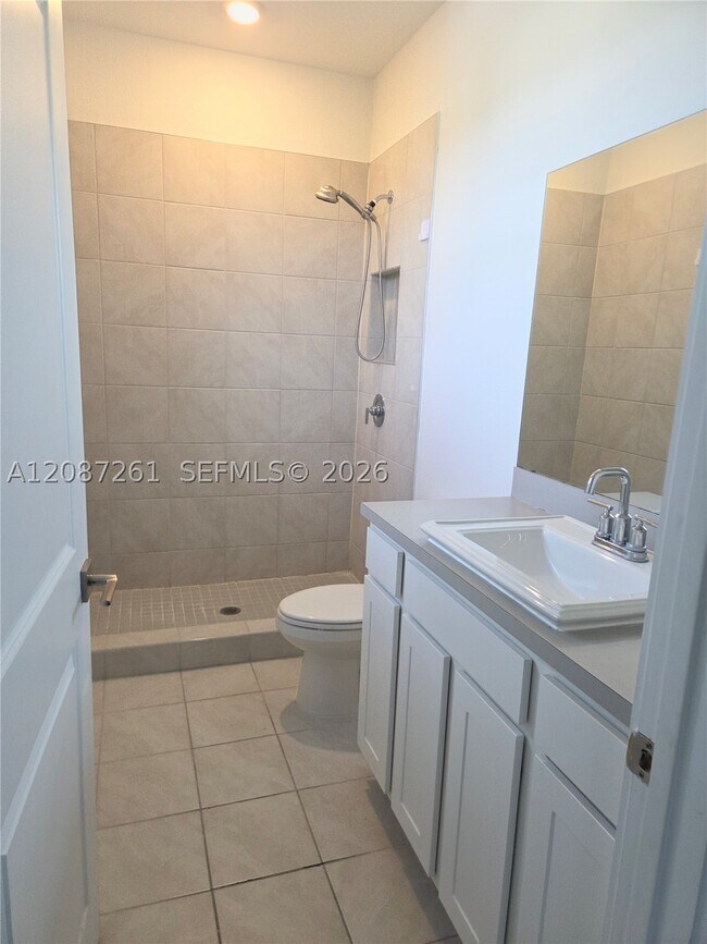 Foto del edificio - 389 NE 5th Pl