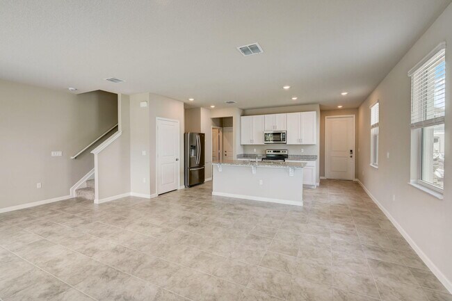 Building Photo - 5728 SE Edgewater Cir