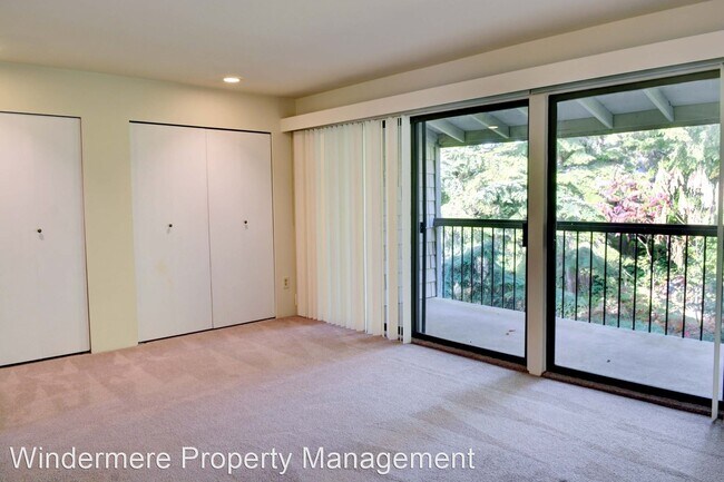 Foto del edificio - 3 br, 1.5 bath House - 22715 Lakeview Dr #J2