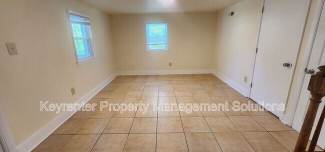 Foto del edificio - 813 Highland Ave