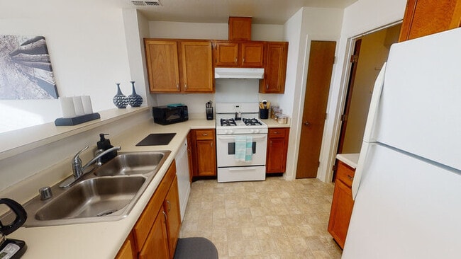 Foto del edificio - 321 Black Elk Ct