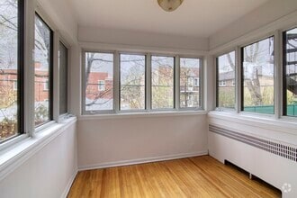 Building Photo - 3185 Av. Van Horne