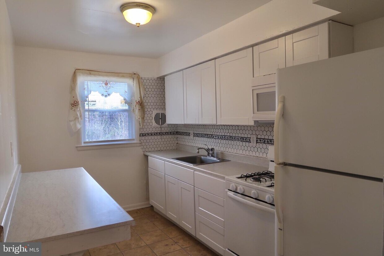 Foto principal - 4108 Lasalle Ave