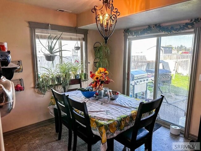 Foto del edificio - 3665 E Pearce Dr