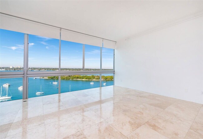 Foto del edificio - 7934 West Dr