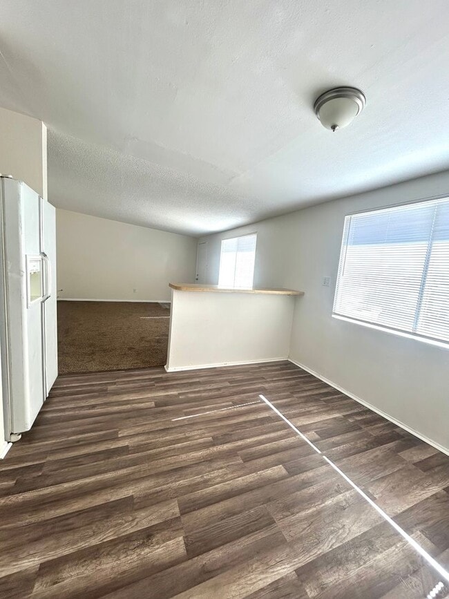 Building Photo - 73844 Sun Valley Dr