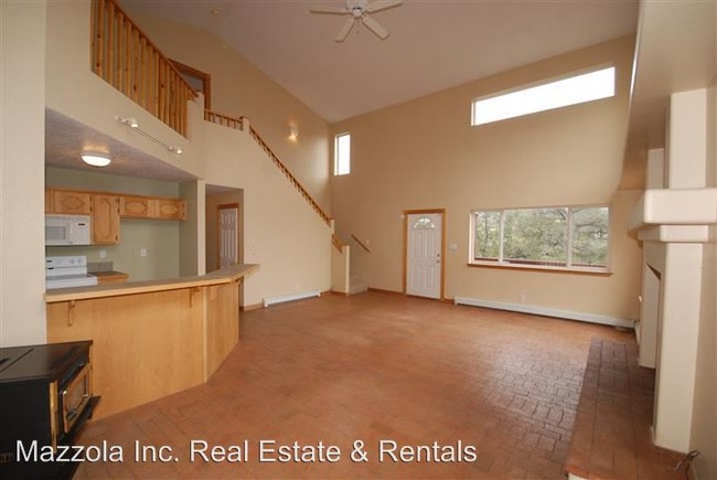 Building Photo - 2 Cedar Hill Pl
