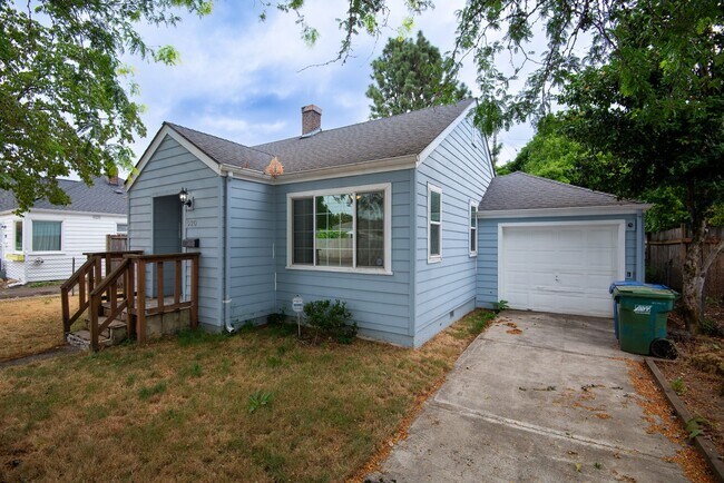 Foto del edificio - Single-level Home Near Salem's revitalized downtown
