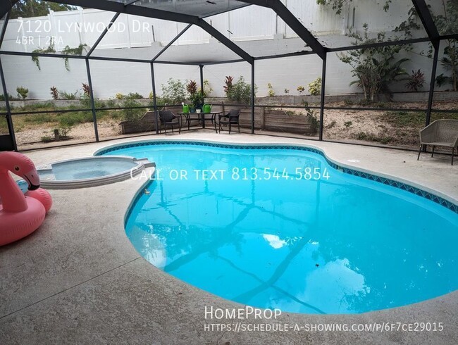 Building Photo - Temple Terrace Pool Home
