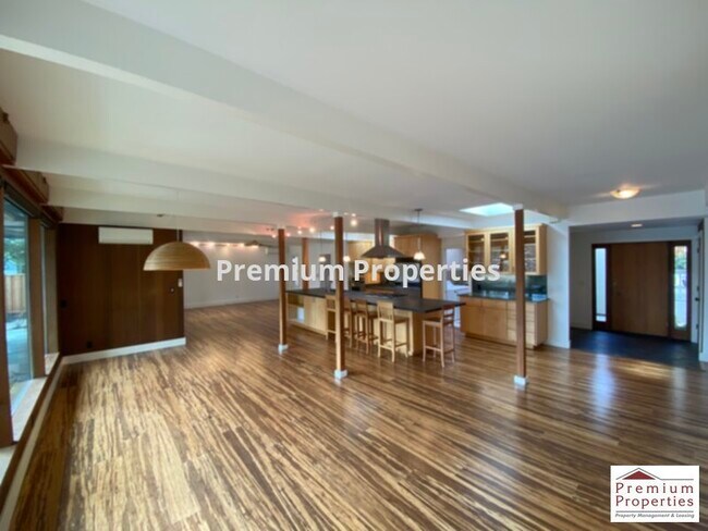 Building Photo - 61 Watkins Ln