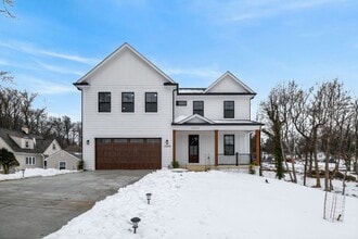 Building Photo - 13102 Ideal Dr