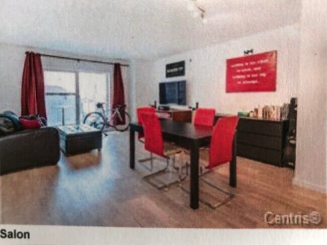 Building Photo - 350 Boul De Maisonneuve