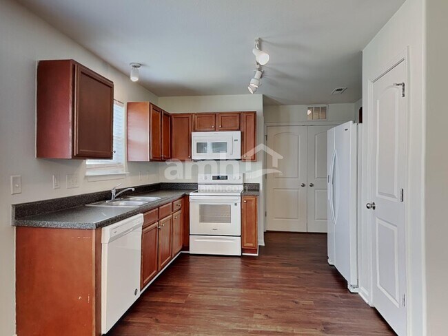 Foto del edificio - 2504 Tulip Poplar Cir