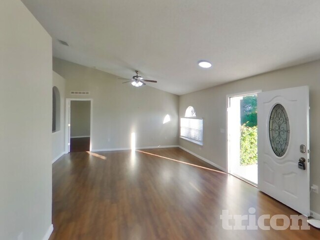 Foto del edificio - 9297 Oak Grove St