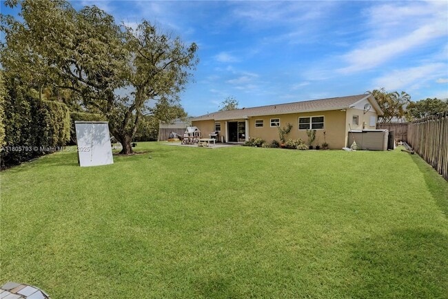 Building Photo - 10520 SW 124th Ave