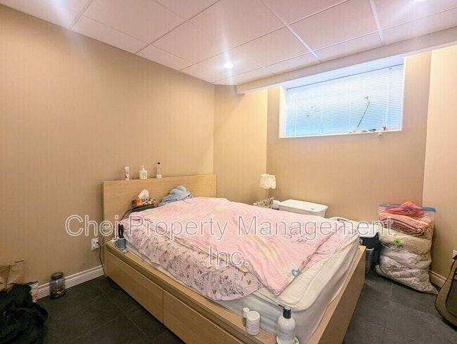 Building Photo - 7542-7580 80 Ave NW