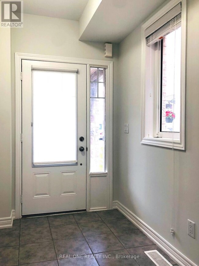 Building Photo - 3849 Tufgar Cres