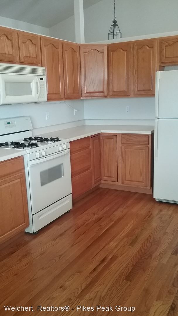 Foto del edificio - 4 br, 3 bath House - 4745 Paramount Place