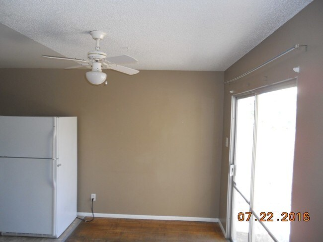 Building Photo - 3360 Delna Dr