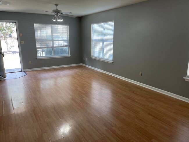 Foto del edificio - 2719 W Tharpe St