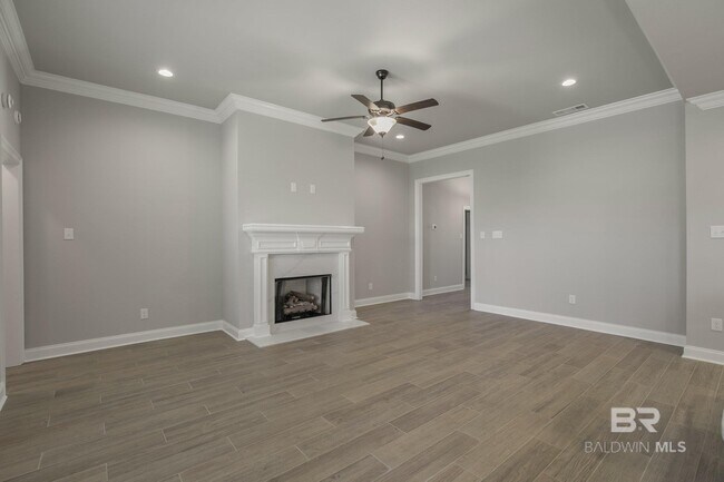 Building Photo - 1562 Fenton Cir