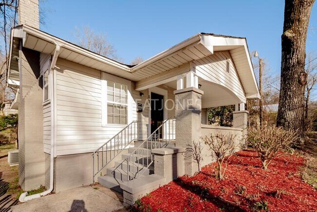 Building Photo - 621 83rd Pl S