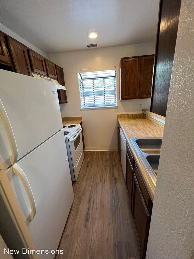 Building Photo - 2 br, 1 bath House - 2245 Kietzke Lane Unit C
