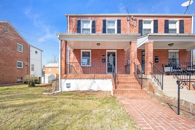 Foto del edificio - 1938 S St SE