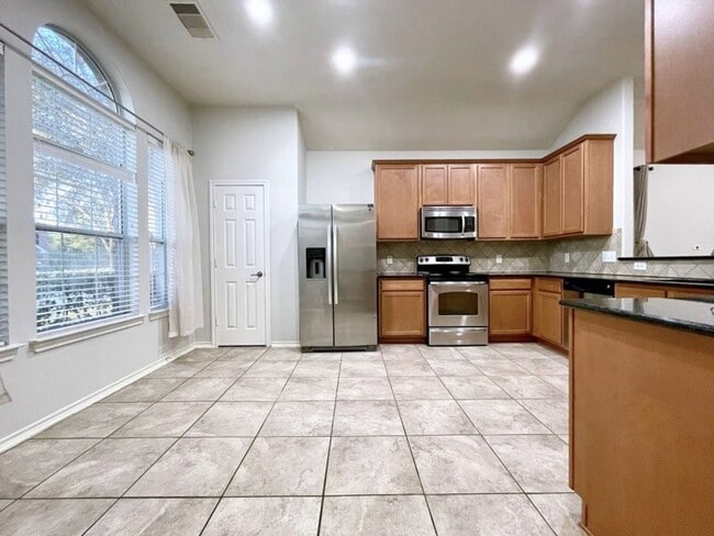 Building Photo - 6715 Pheasant Oak Dr